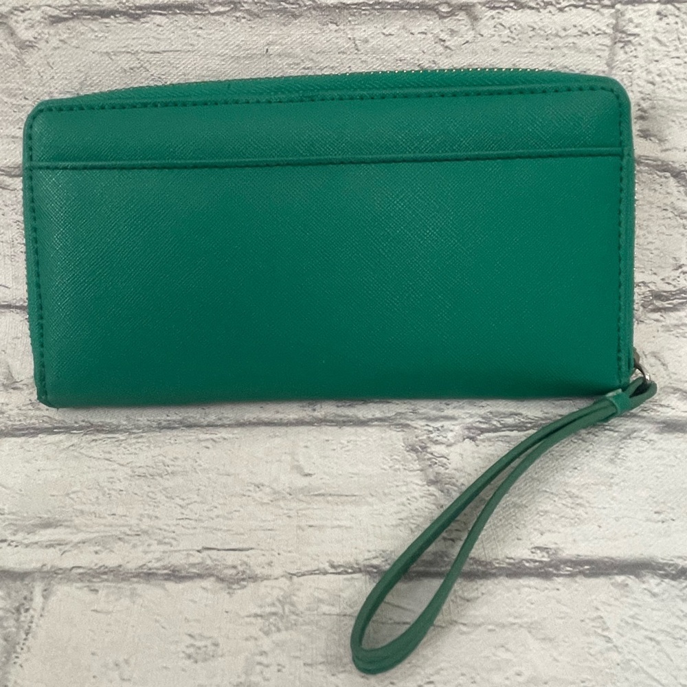 Beautiful Green Zippered Wallet